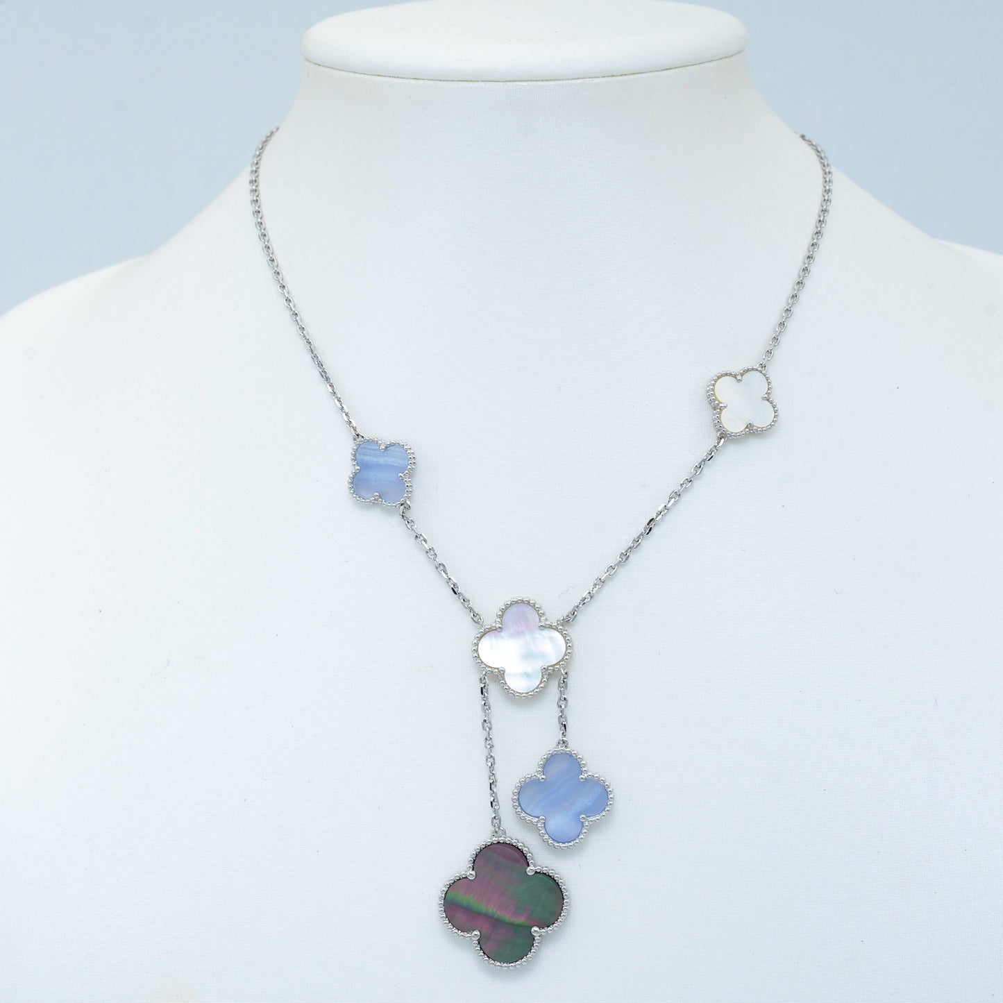 [OAK JURI]CLOVER MOP CHALCEDONY NECKLACE SILVER 6 MOTIF