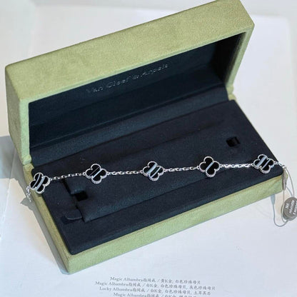 [OAK JURI]CLOVER 5 MOTIF VEINED ONYX BRACELET SILVER