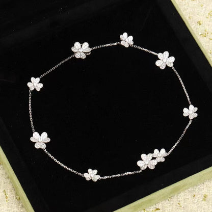 [OAK JURI]FRIVOLE SILVER 9 FLOWERS NECKLACE