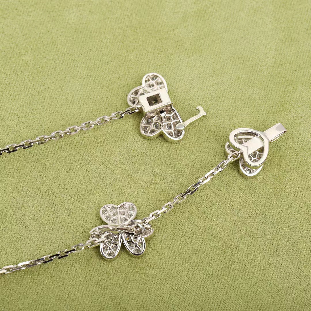 [OAK JURI]FRIVOLE SILVER 9 FLOWERS NECKLACE