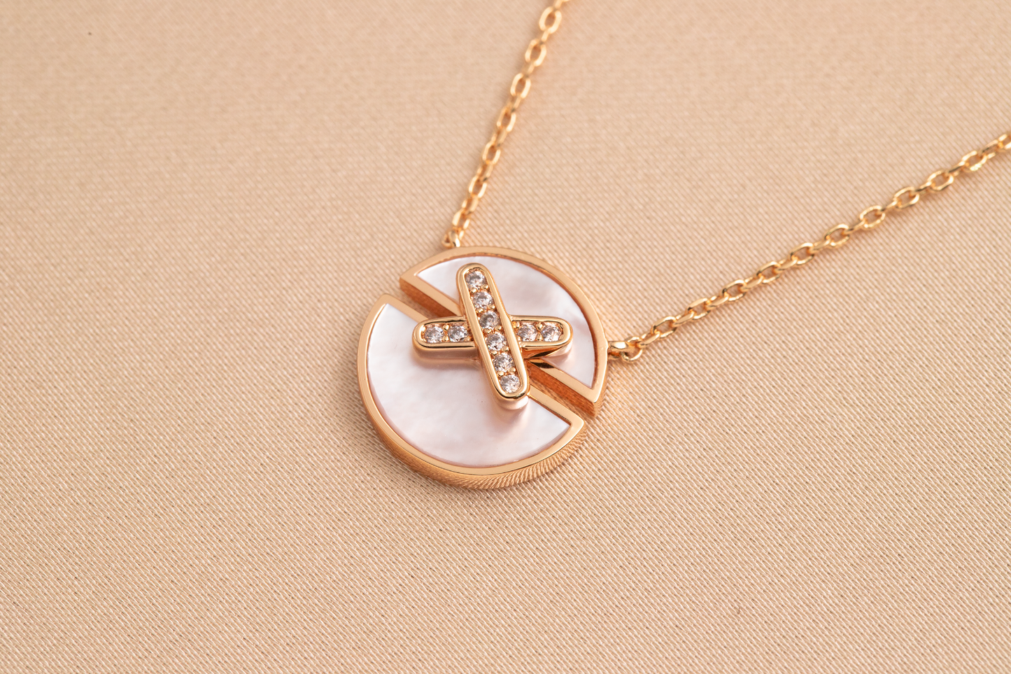 [OAK JURI]JEUX DE PINK GOLD DIAMOND NECKLACE
