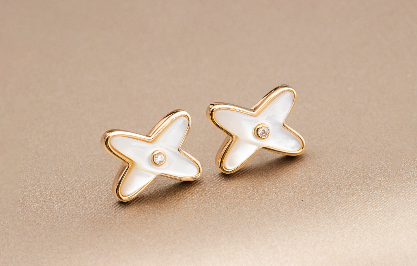 [OAK JURI]JEUX DE WHITE MOP PINK GOLD DIAMOND EARRINGS