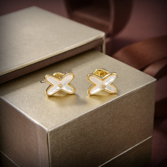[OAK JURI]JEUX DE WHITE MOP GOLD DIAMOND EARRINGS