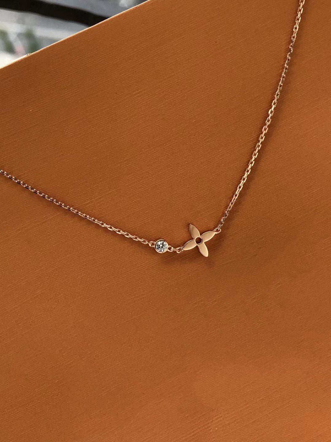 [OAK JURI]BLOSSOM PENDANT PINK GOLD AND DIAMOND