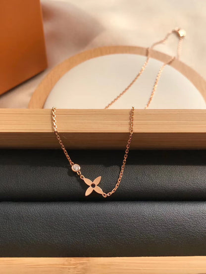 [OAK JURI]BLOSSOM PENDANT PINK GOLD AND DIAMOND