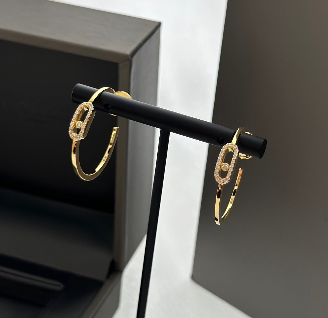 [OAK JURI]CREOLES MOVE UNO PM DIAMOND EARRINGS