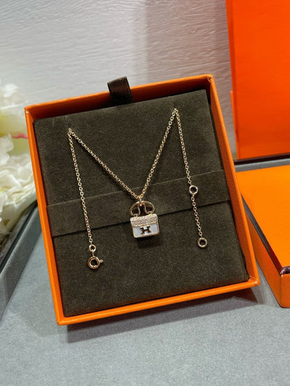 [OAK JURI]H CIRCE MOISSANITE PENDANT NECKLACE GOLD