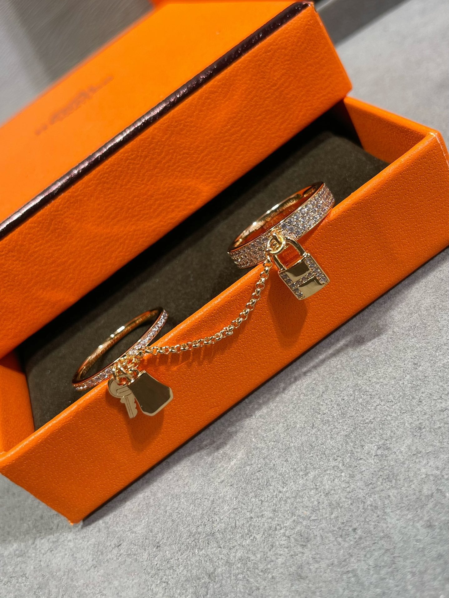 [OAK JURI]HM KELLY CLOCHETTE DOUBLE RING IN  WITH DIAMONDS