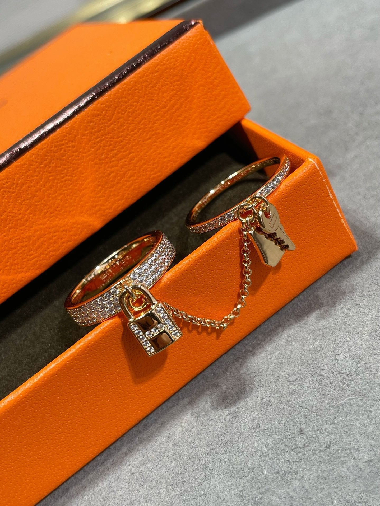 [OAK JURI]HM KELLY CLOCHETTE DOUBLE RING IN  WITH DIAMONDS