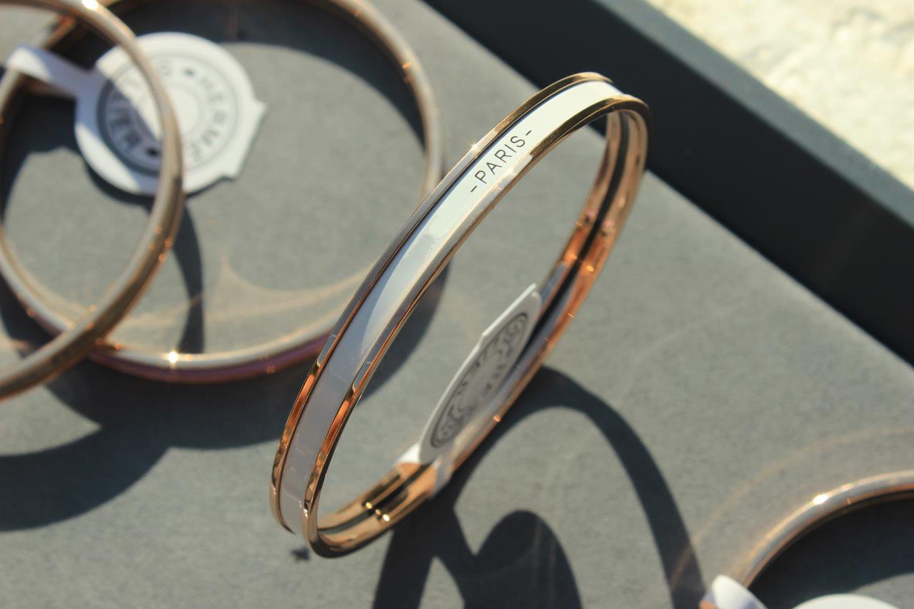 [OAK JURI]HM UNI BANGLE BAG