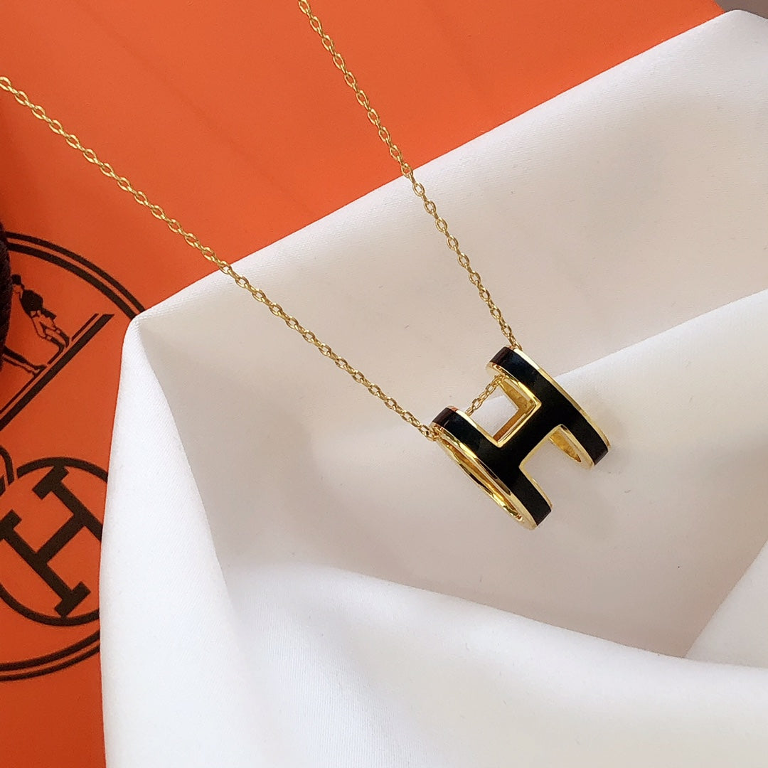 [OAK JURI]HM CLIC BLACK ENAMEL GOLD NECKLACE