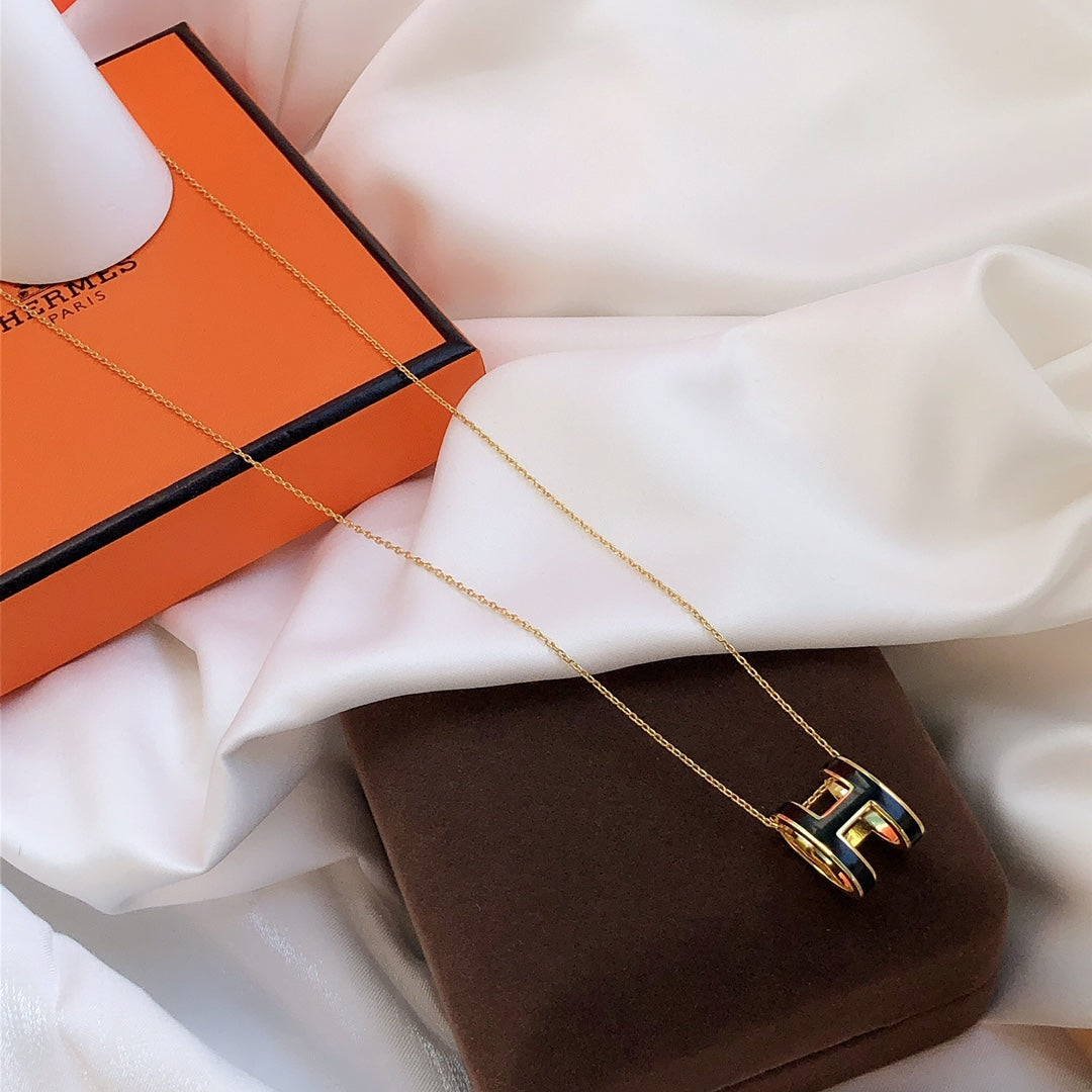 [OAK JURI]HM CLIC BLACK ENAMEL GOLD NECKLACE