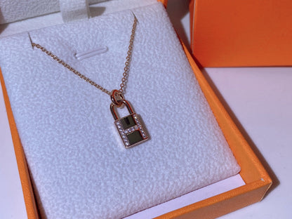 [OAK JURI]HM ADVANCED NICHE LOCK HEAD NECKLACE DIAMONDS