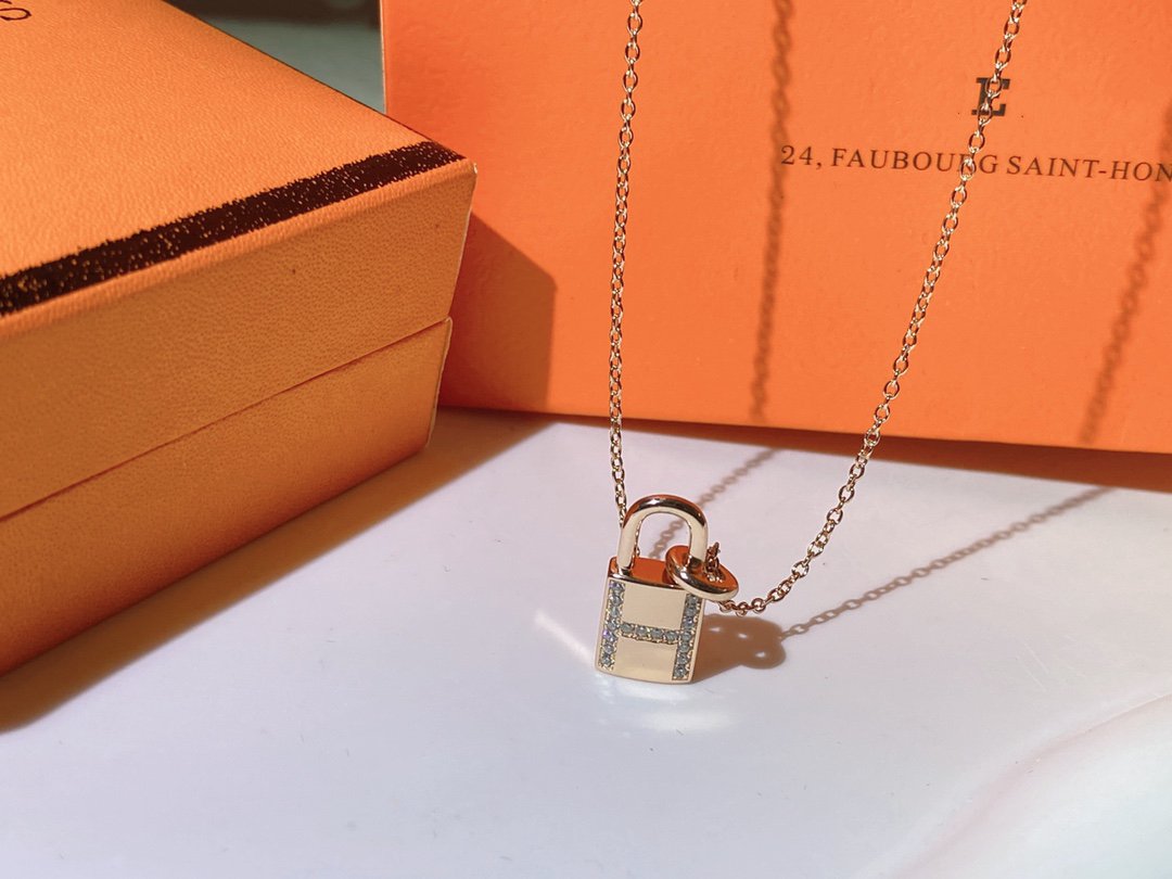 [OAK JURI]HM ADVANCED NICHE LOCK HEAD NECKLACE DIAMONDS