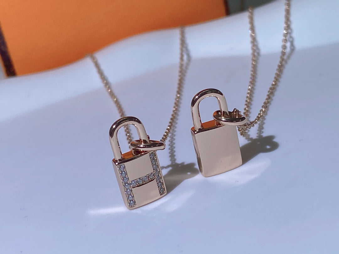 [OAK JURI]HM ADVANCED NICHE LOCK HEAD NECKLACE DIAMONDS