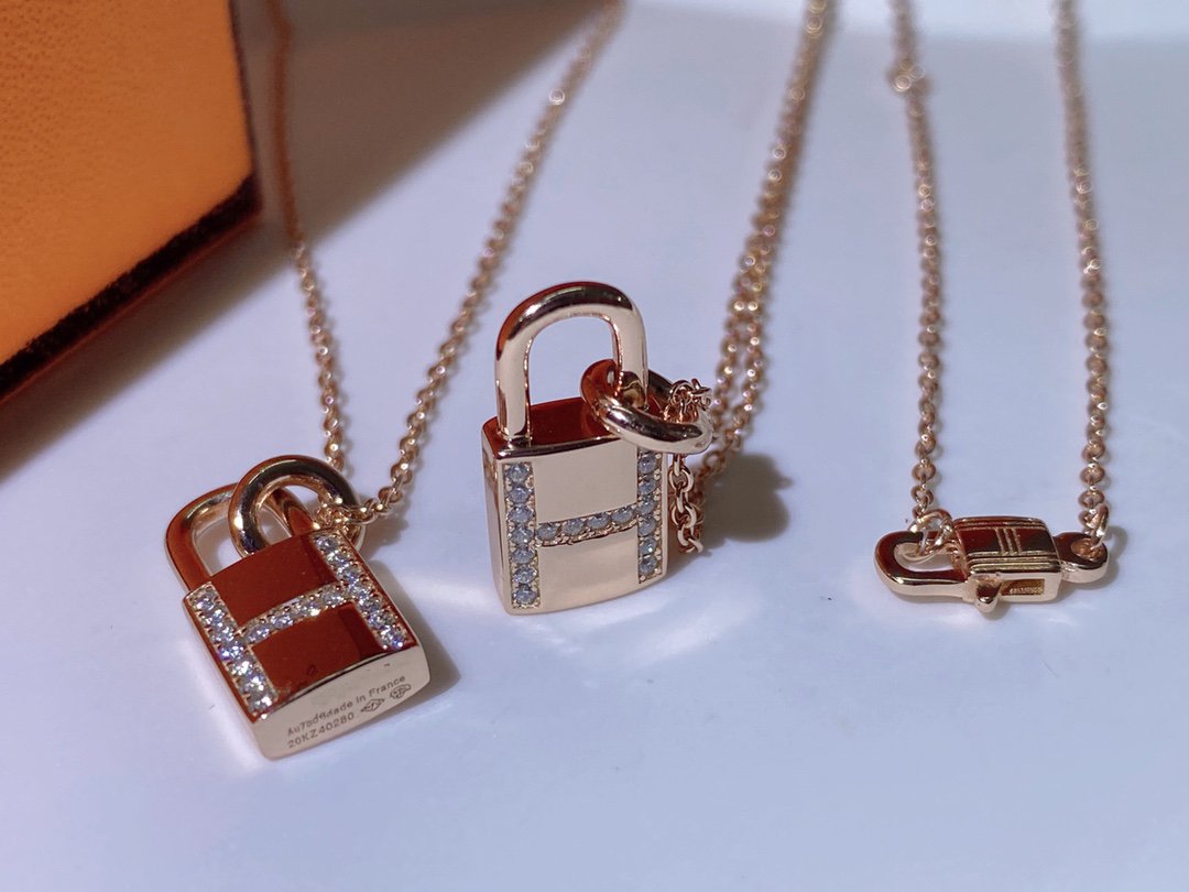 [OAK JURI]HM ADVANCED NICHE LOCK HEAD NECKLACE DIAMONDS