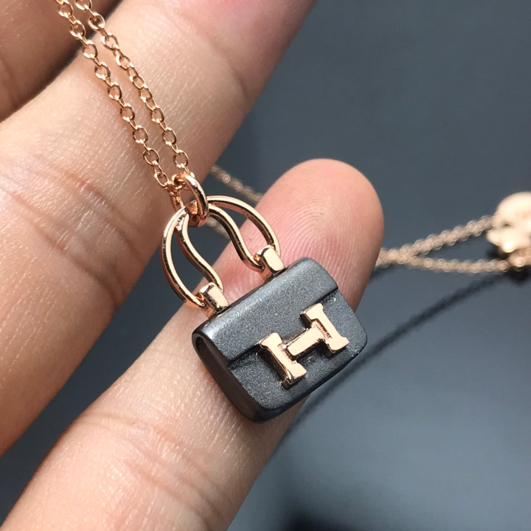 [OAK JURI]WOMEN'S HM AMULETTES CONSTANCE PENDANT NECKLACE