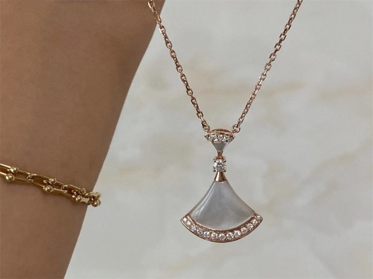[OAK JURI]DREAM NECKLACE MOP PINK GOLD DIAMOND
