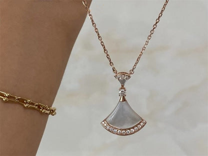 [OAK JURI]DREAM NECKLACE MOP PINK GOLD DIAMOND