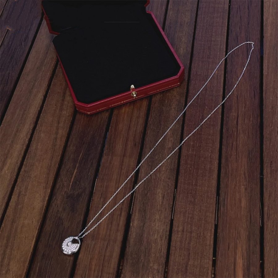 [OAK JURI]AMULETTE SILVER FULL DIAMOND NECKLACE