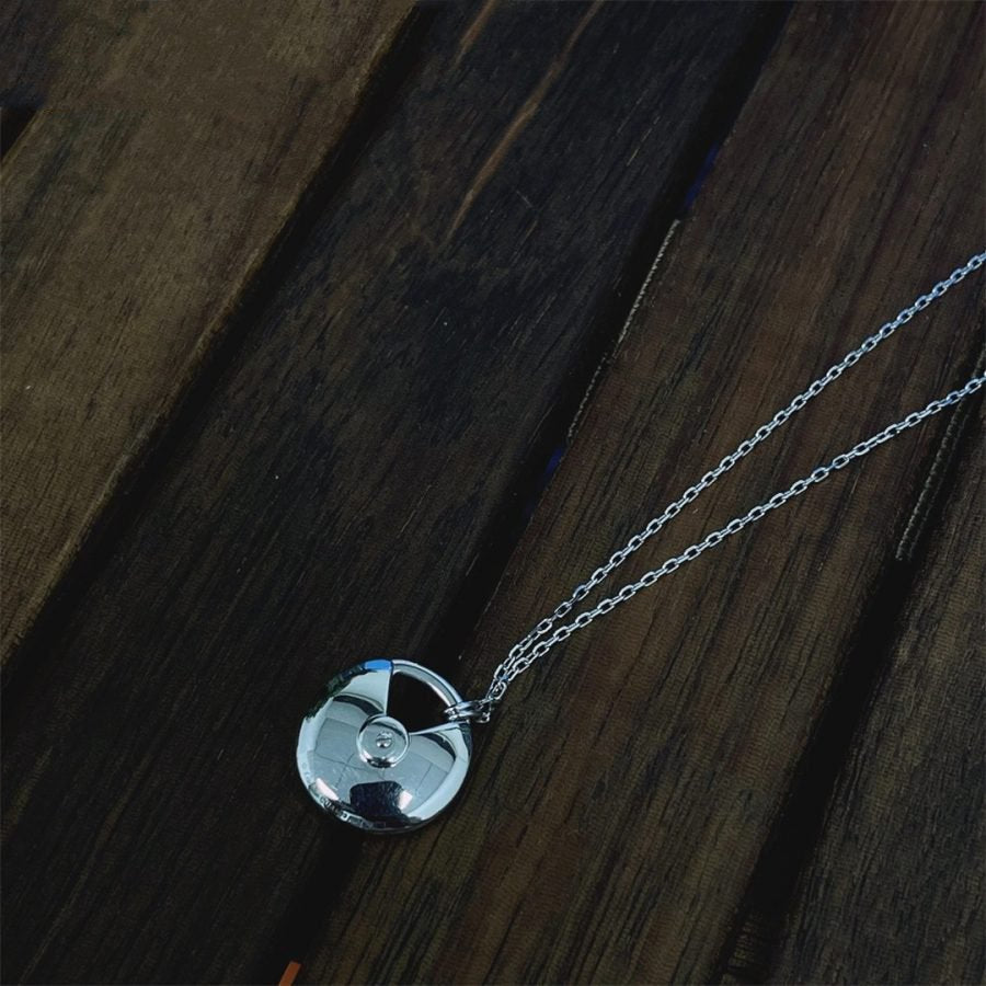 [OAK JURI]AMULETTE SILVER FULL DIAMOND NECKLACE