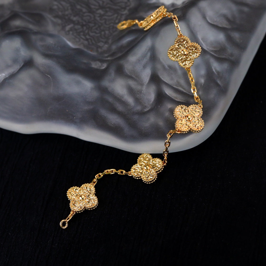 [OAK JURI]CLOVER 5 MOTIFS BRONZING BRACELET