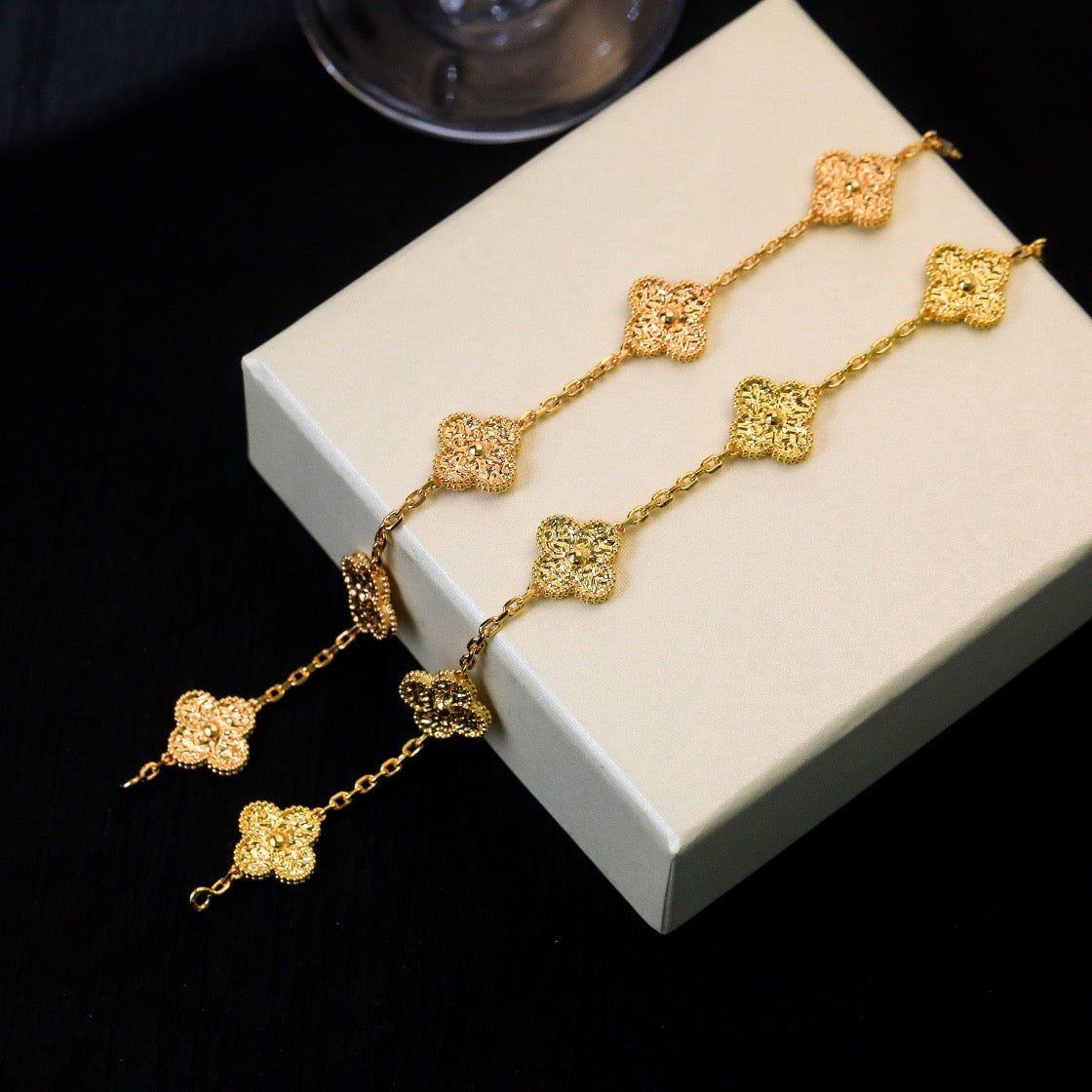 [OAK JURI]CLOVER 5 MOTIFS BRONZING BRACELET