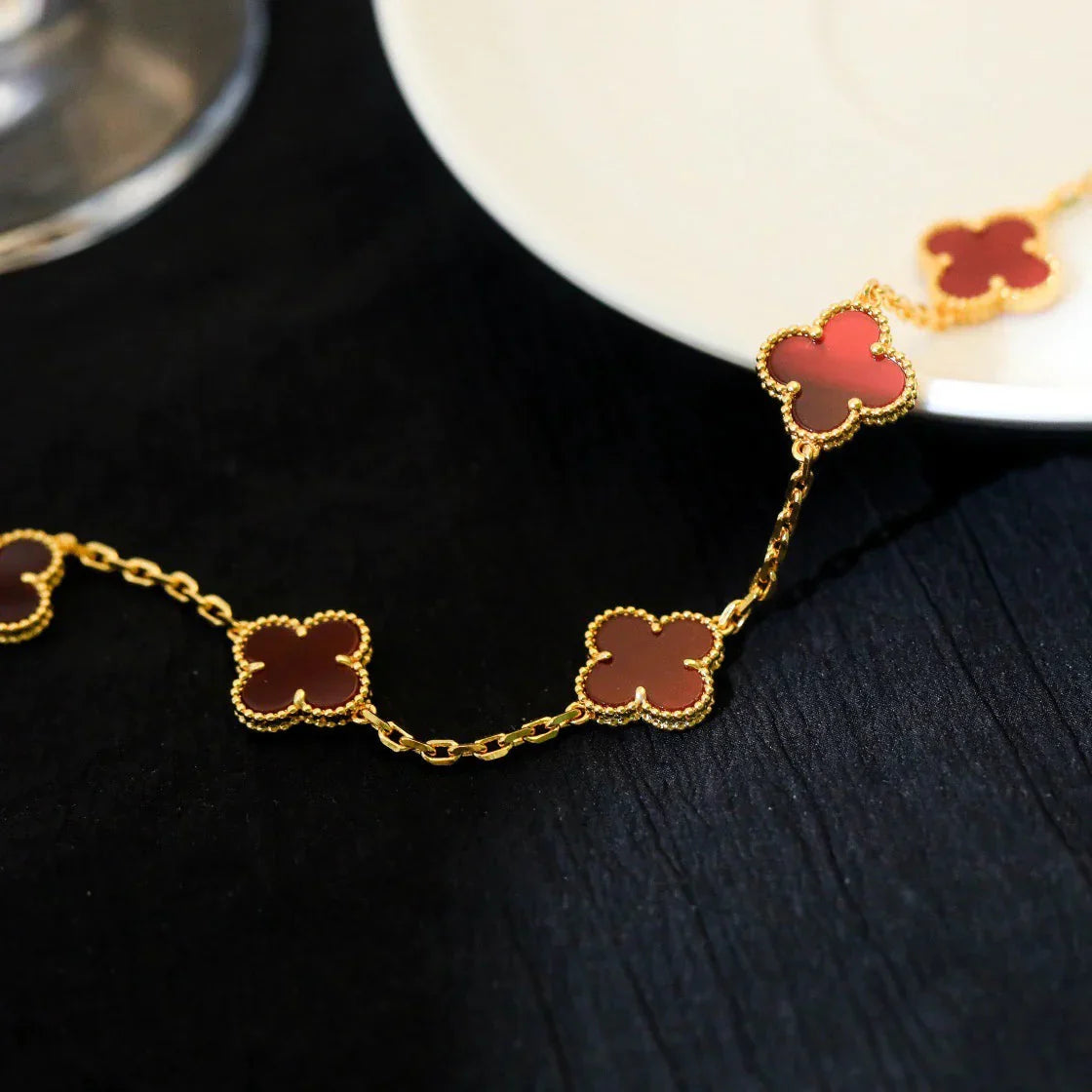 [OAK JURI] CLOVER 5 MOTIF RED CORNELIAN BRACELET COLLECTION