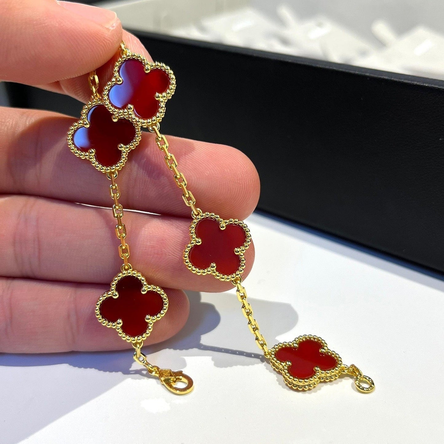[OAK JURI]CLOVER 5 MOTIFS RED AGATE  BRACELET