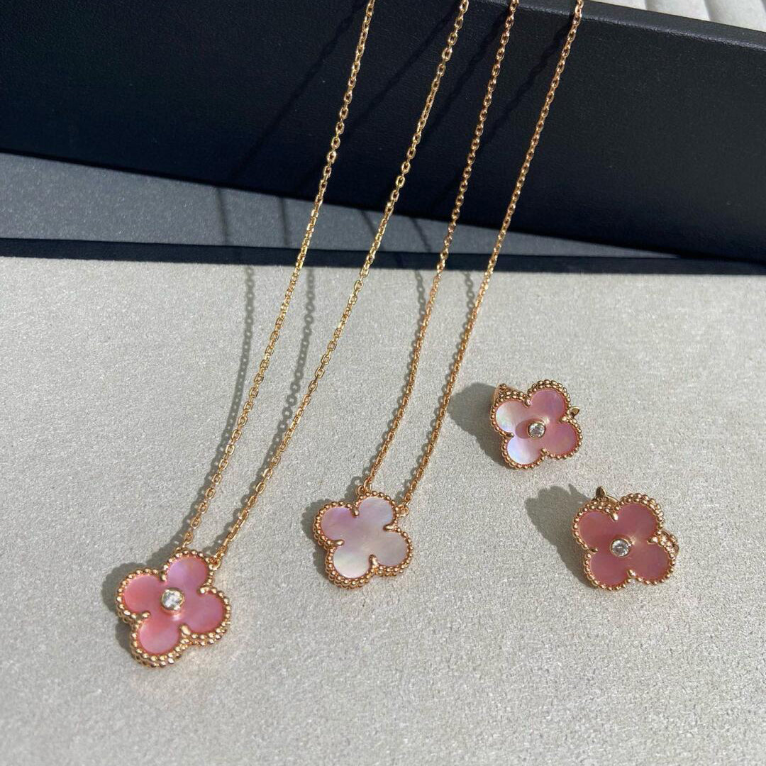 [OAK JURI]CLOVER 15MM DIAMOND PINK MOP NECKLACE