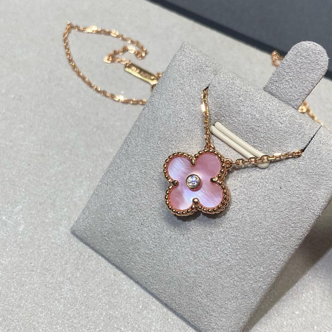 [OAK JURI]CLOVER 15MM DIAMOND PINK MOP NECKLACE