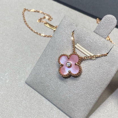[OAK JURI]CLOVER 15MM DIAMOND PINK MOP NECKLACE