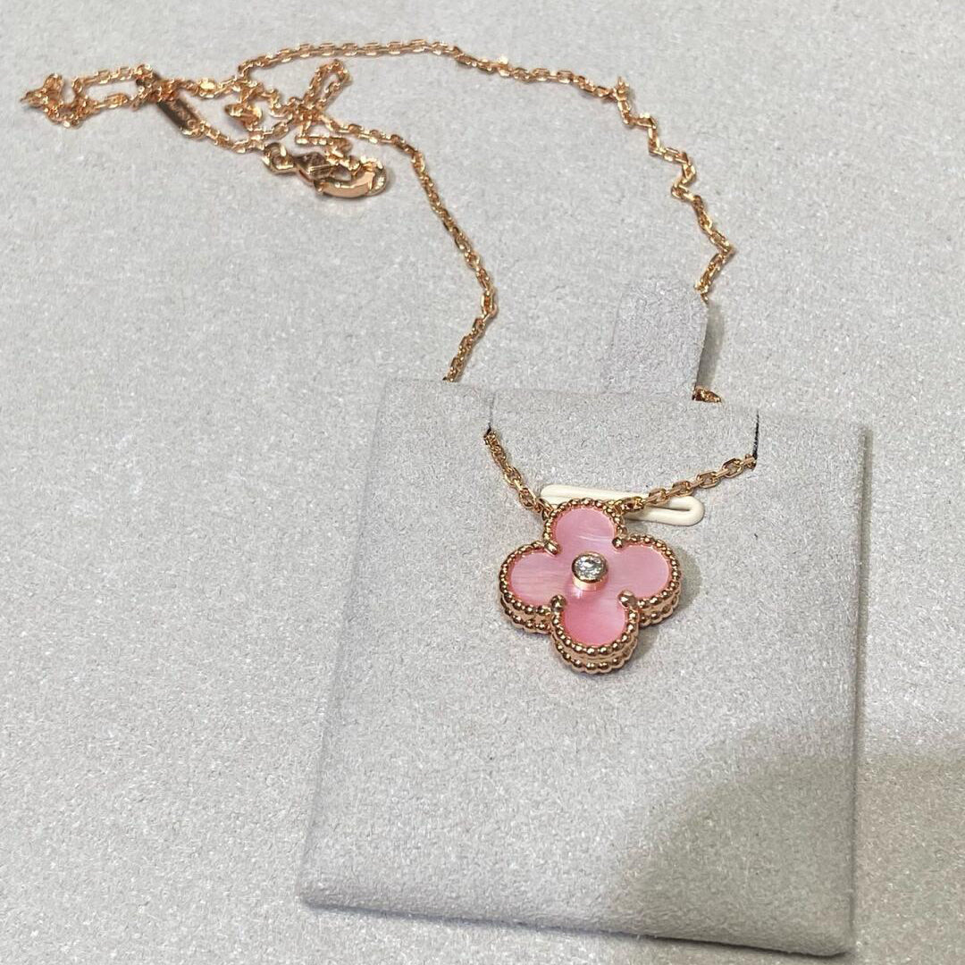 [OAK JURI]CLOVER 15MM DIAMOND PINK MOP NECKLACE