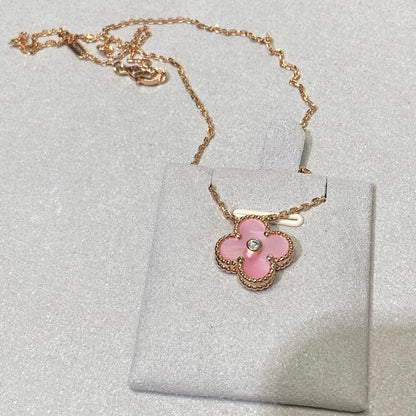 [OAK JURI]CLOVER 15MM DIAMOND PINK MOP NECKLACE
