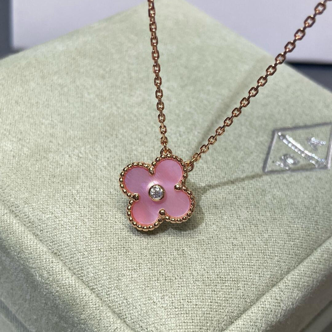 [OAK JURI]CLOVER 15MM DIAMOND PINK MOP NECKLACE