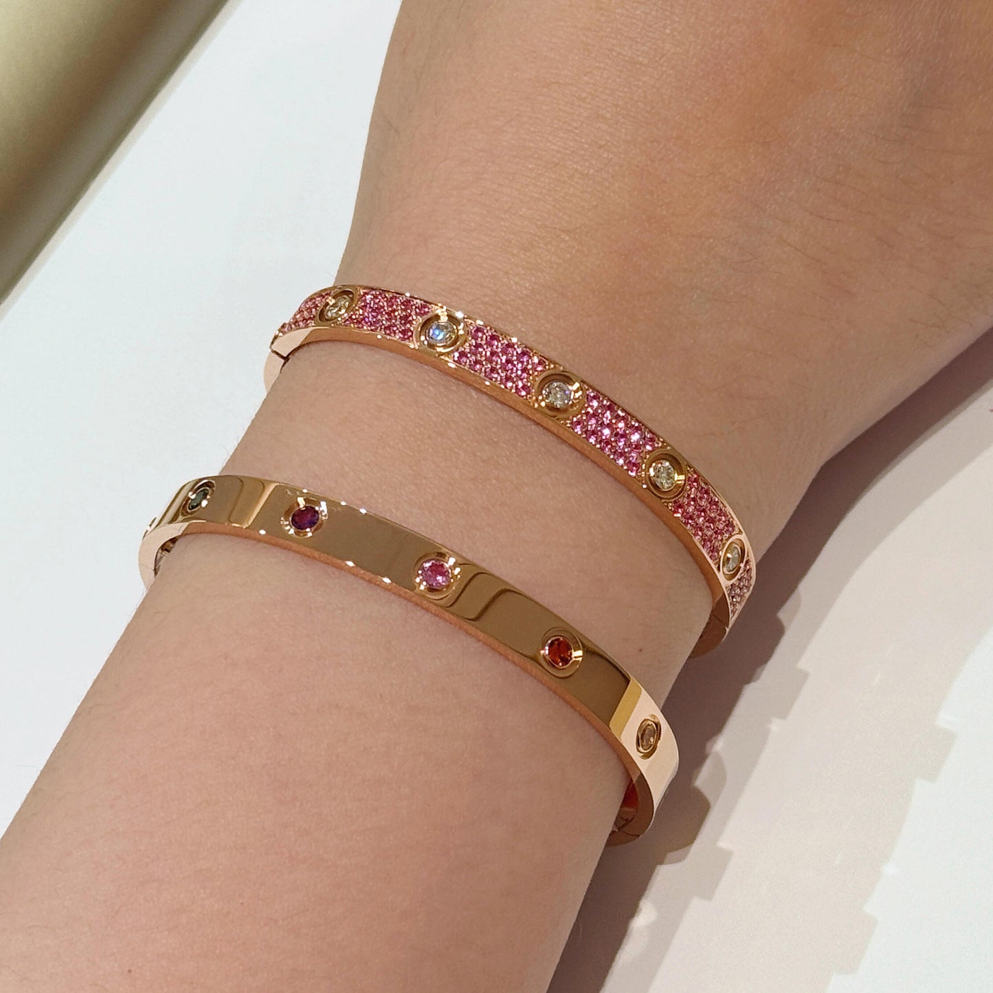 [OAK JURI]2026 PAVE GEMSTONE LOVE BRACELET 6.1MM 10 DIAMONDS