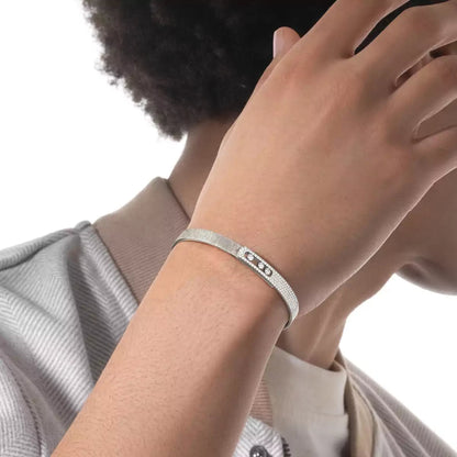 [OAK JURI]Move Noa Ciselé half pavé bangle