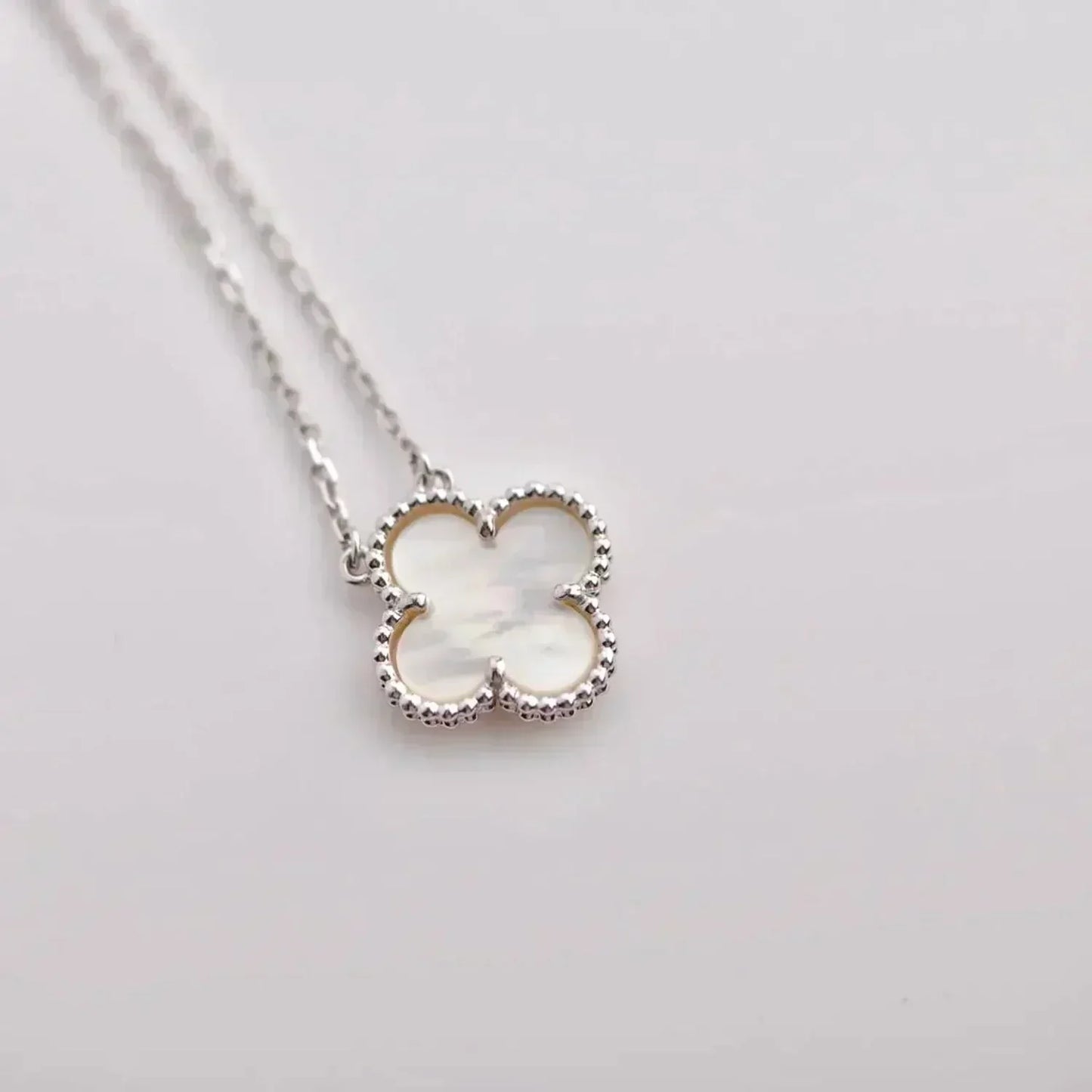 [OAK JURI]CLOVER  15MM WHITE MOTHER-OF-PEARL SILVER