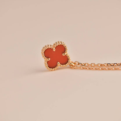 [OAK JURI]CLOVER MINI 9.5MM WHITE CARNELIANS NECKLACE