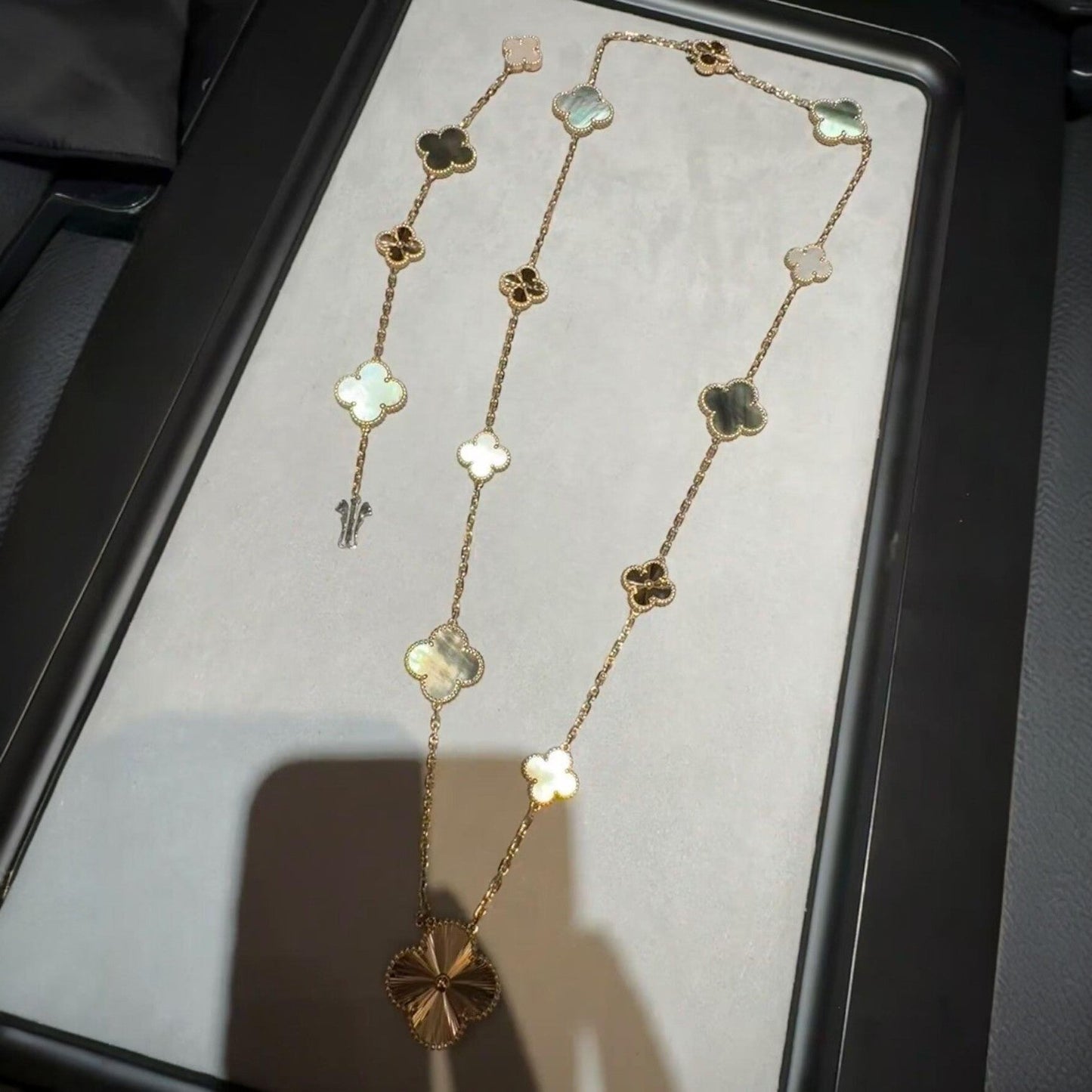 [OAK JURI]DETACHABLE CLOVER 15(11+4) FLOWER ROSE GOLD NECKLACE SET