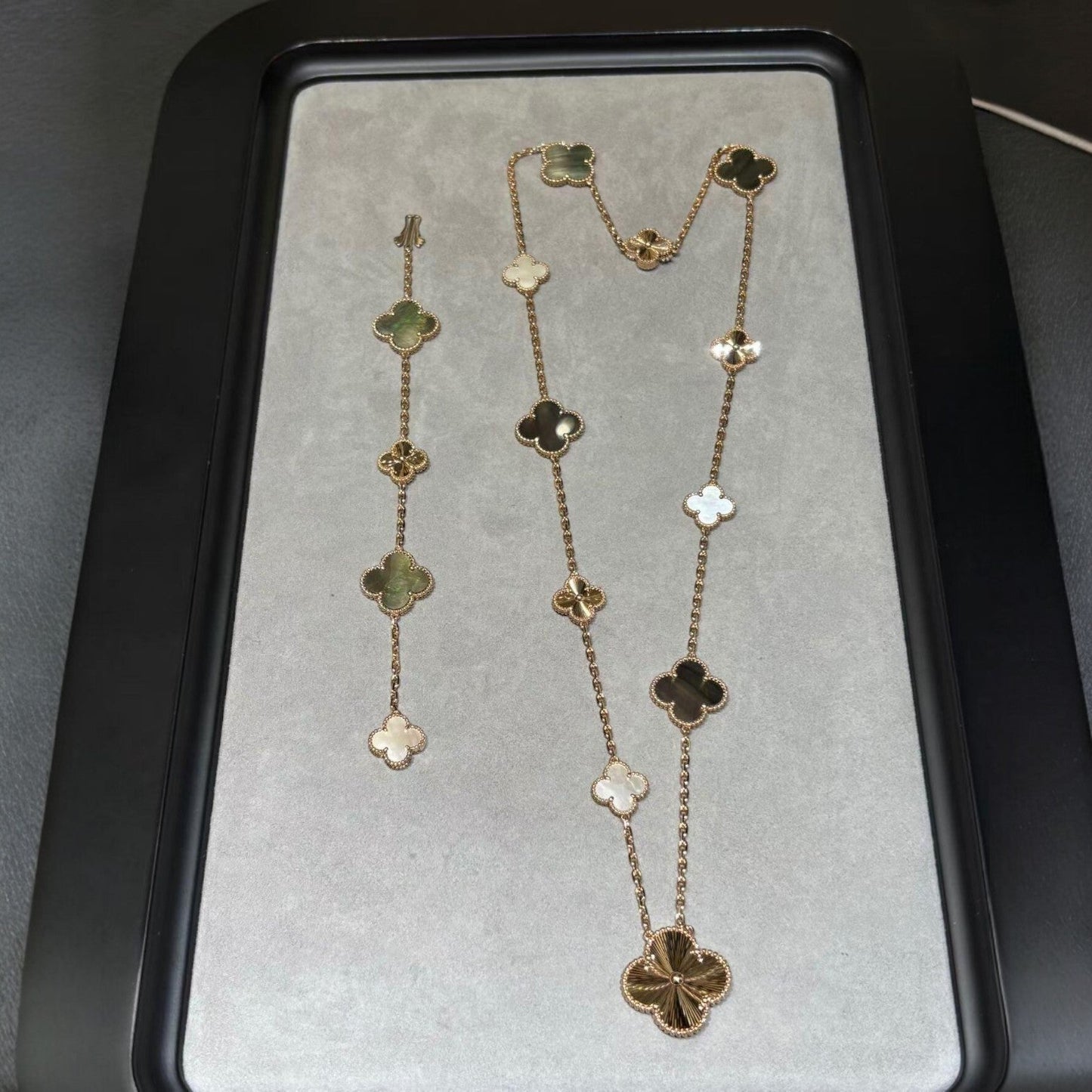 [OAK JURI]DETACHABLE CLOVER 15(11+4) FLOWER ROSE GOLD NECKLACE SET