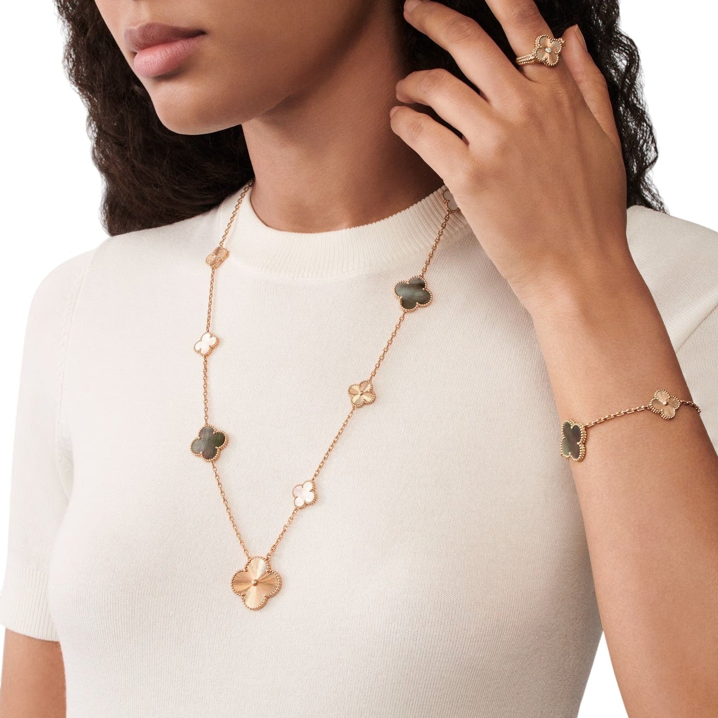 [OAK JURI]DETACHABLE CLOVER 15(11+4) FLOWER ROSE GOLD NECKLACE SET