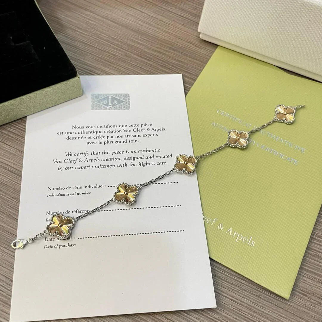 [OAK JURI] CLOVER 5 MOTIF LASER BRACELET COLLECTION