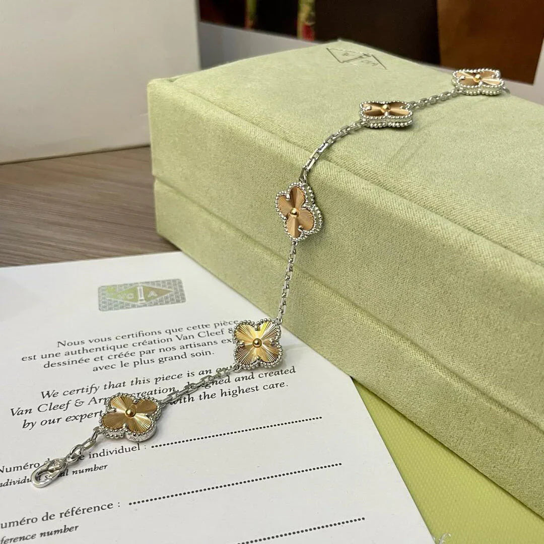 [OAK JURI] CLOVER 5 MOTIF LASER BRACELET COLLECTION