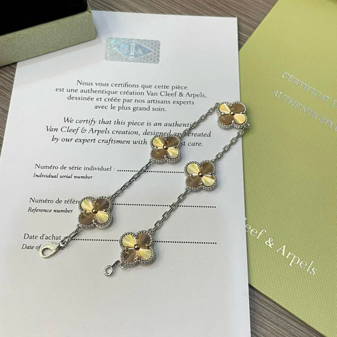 [OAK JURI] CLOVER 5 MOTIF LASER BRACELET COLLECTION