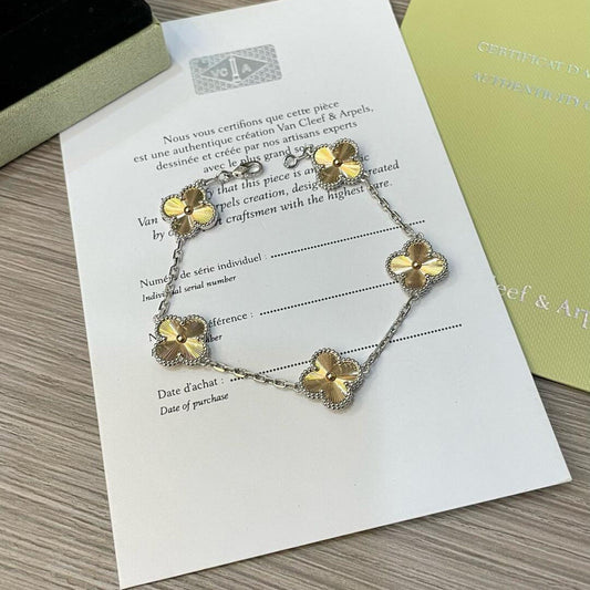 [OAK JURI]CLOVER  5 MOTIFS  CHRISTMAS LIMITED EDITION BRACELET