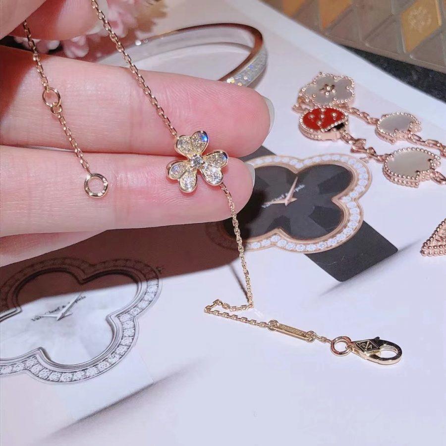 [OAK JURI]FRIVOLE GOLD FLOWER DIAMOND BRACELET