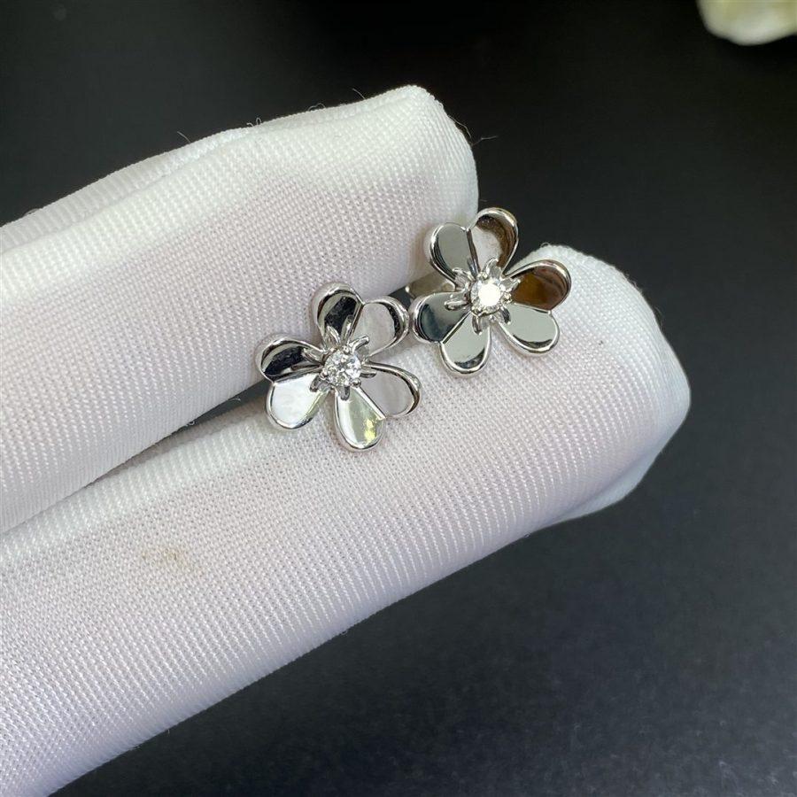 [OAK JURI]FRIVOLE MINI SILVER FLOWER EARRINGS