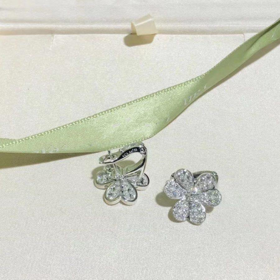 [OAK JURI]FRIVOLE SILVER FLOWER DIAMOND EARRINGS