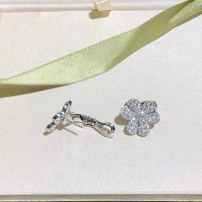 [OAK JURI]FRIVOLE SILVER FLOWER DIAMOND EARRINGS